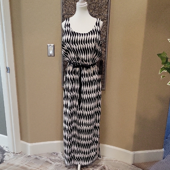 Chico's Black Label Black and White Graphic Patterned Maxi Dress - Picture 1 of 7
